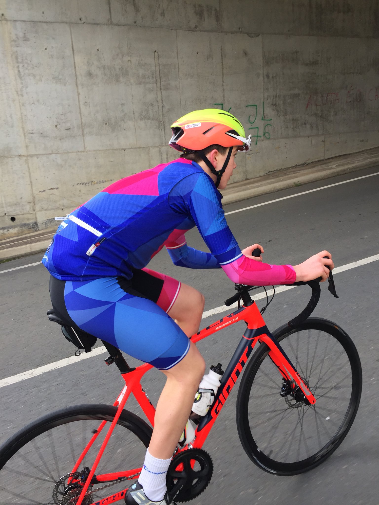 custom cycling clothing